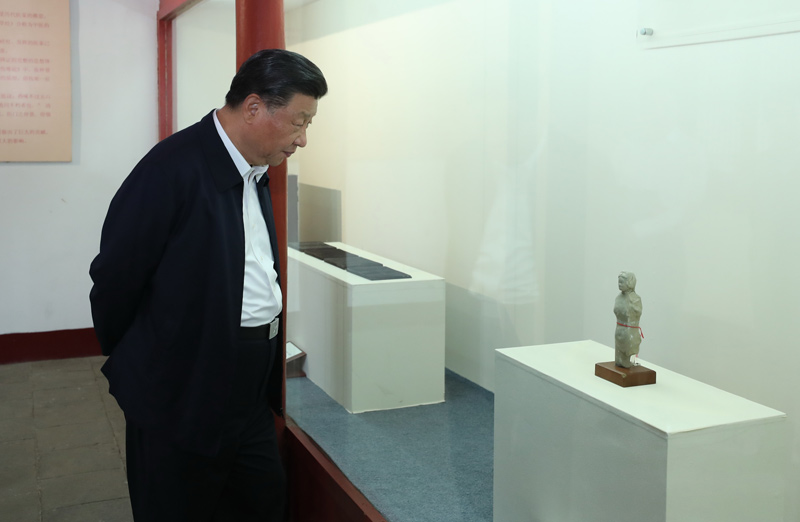 2021年5月12日，習(xí)近平總書記在南陽市考察東漢醫(yī)學(xué)家張仲景的墓祠紀(jì)念地醫(yī)圣祠。 